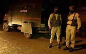 Two non-local workers injured in Nowgam militant attack