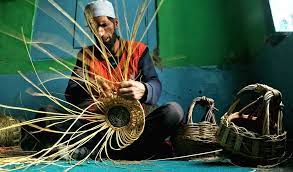 Kangri artisans bear the brunt as material costs surge with plunging profits