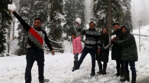 Tourists cheer Kashmir's latest snowfall as 'Dream Sequence from a Movie'