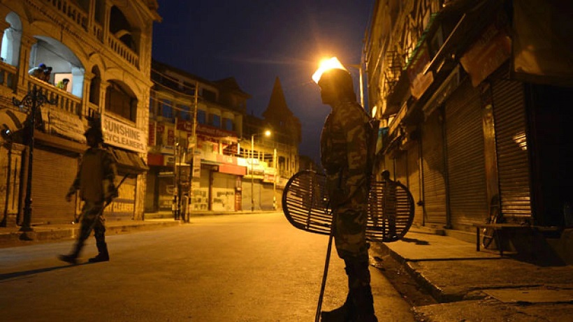 Night curfew extended to all districts of J&K, markets within municipal limits to open on an alternate basis with 50% capacity: LG Twitter handle