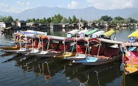 Kashmir's Travel Industry badly shattered by COVID19 Second Wave