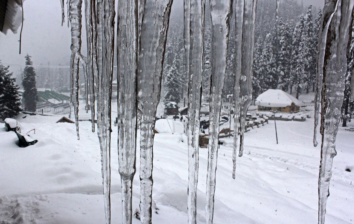 Mercury falls across Kashmir Valley, Gulmarg at minus 2.0
