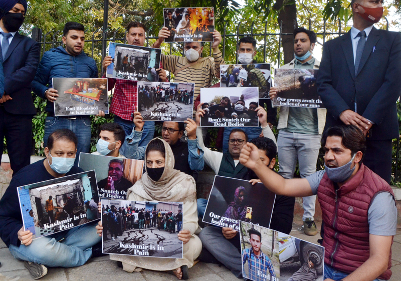 Mehbooba Mufti stages protest at Jantar Mantar, says ‘Kashmir Is In Pain’