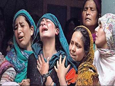 Rebels strike police bus at PanthaChowk near Srinagar, Killing 02 & Injuring 12 cops
