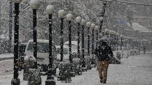 MeT predicts heavy snowfall across Kashmir valley; may disrupt Surface, Air Traffic