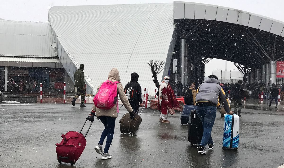 As visibility improves flight operations resume at Srinagar airport