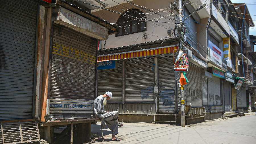 Parts of Srinagar observe shutdown ahead of court verdict on Yasin Malik