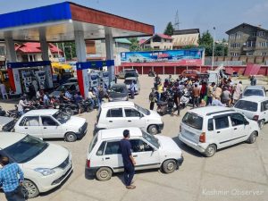 Amid rumours of fuel shortage, huge rush for refilling vehicles continues across Kashmir