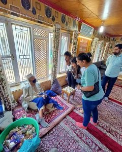 Shawl Weaving to Paper Mache: Craft safaris attract tourists in Kashmir