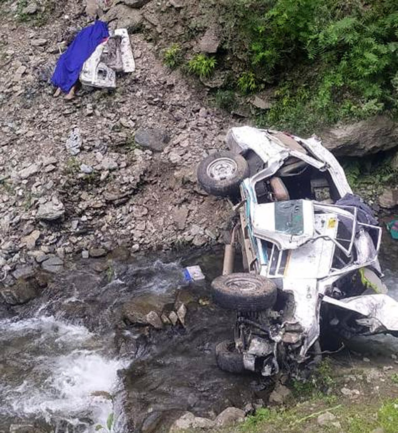 8 Dead, 3 Injured as cab plunges into gorge in Kishtwar
