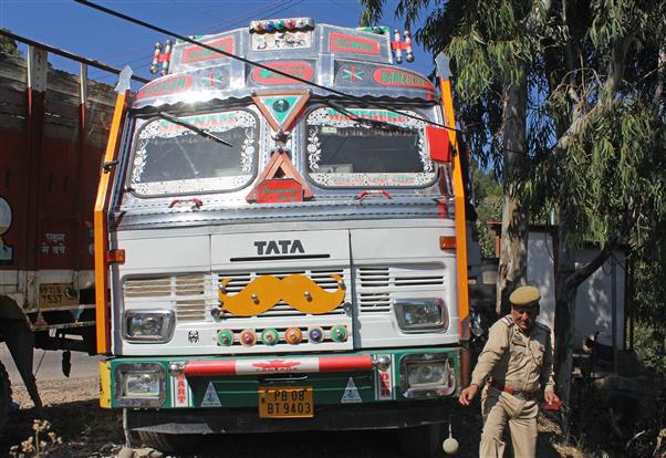 21 Kg heroin seized from truck on Jammu-Srinagar highway