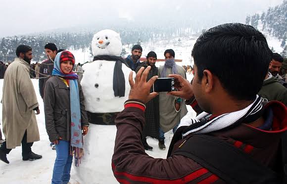 Higher reaches of Kashmir valley to experince light snowfall: MeT