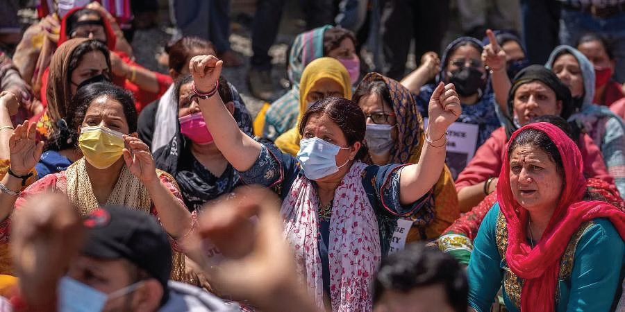 Kashmiri Pandits dare officials; Try visiting Valley without security