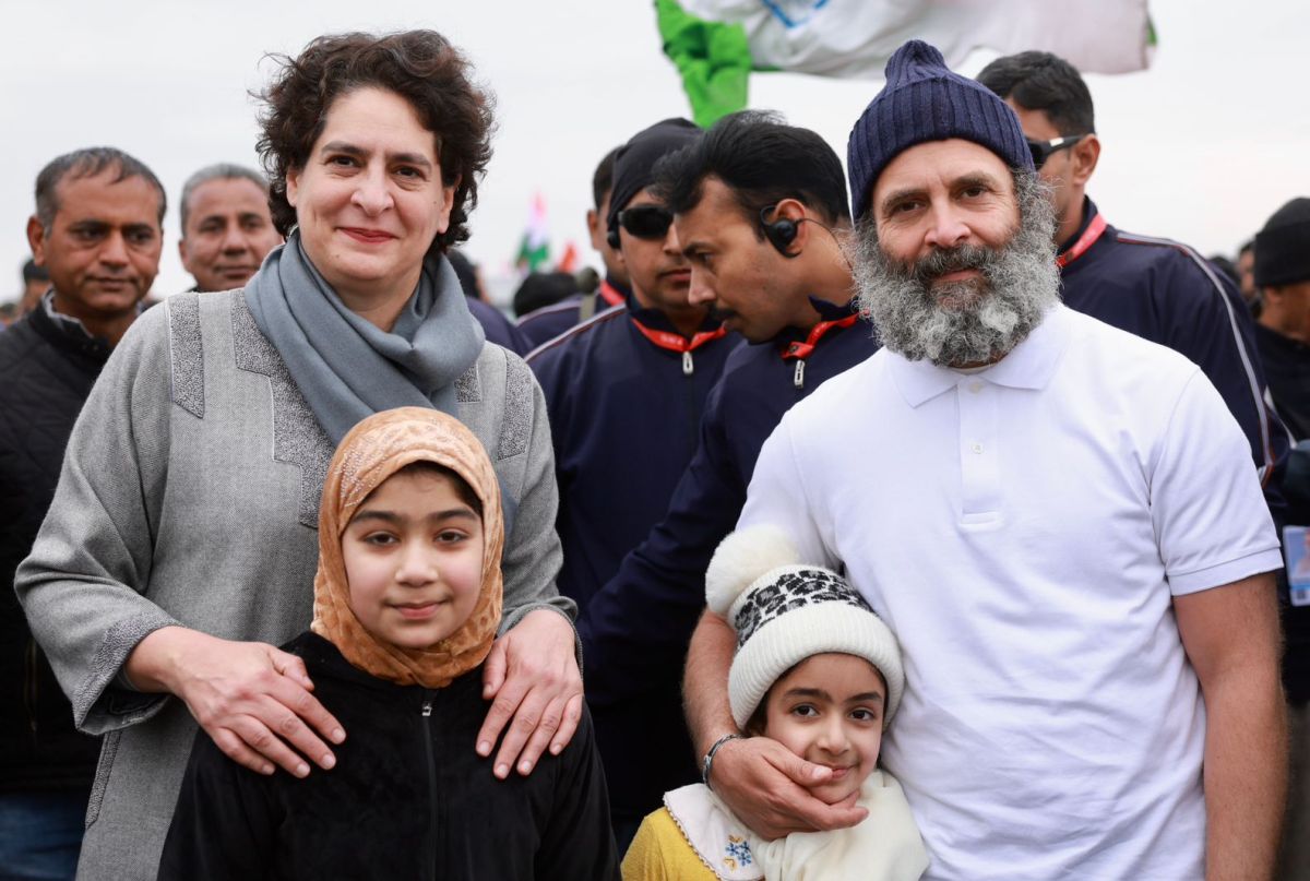 Priyanka Gandhi, Mehbooba Mufti  join Rahul’s yatra in Kashmir