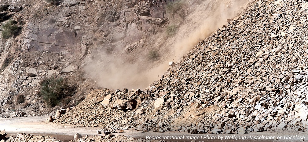 Landslide blocks Jmu-Srgr national highway, Scores of structures damaged by landslide in Kangan