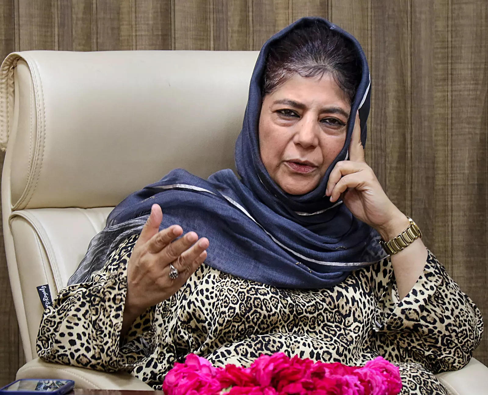 Mehbooba Mufti criticizes India’s focus on G-20, Advocates for SAARC in Pursuit of ‘Vishwaguru’ Status