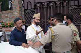 Mirwaiz continues ‘illegal and arbitrary detention’, Prevented in leading 196th consecutive Friday Prayer