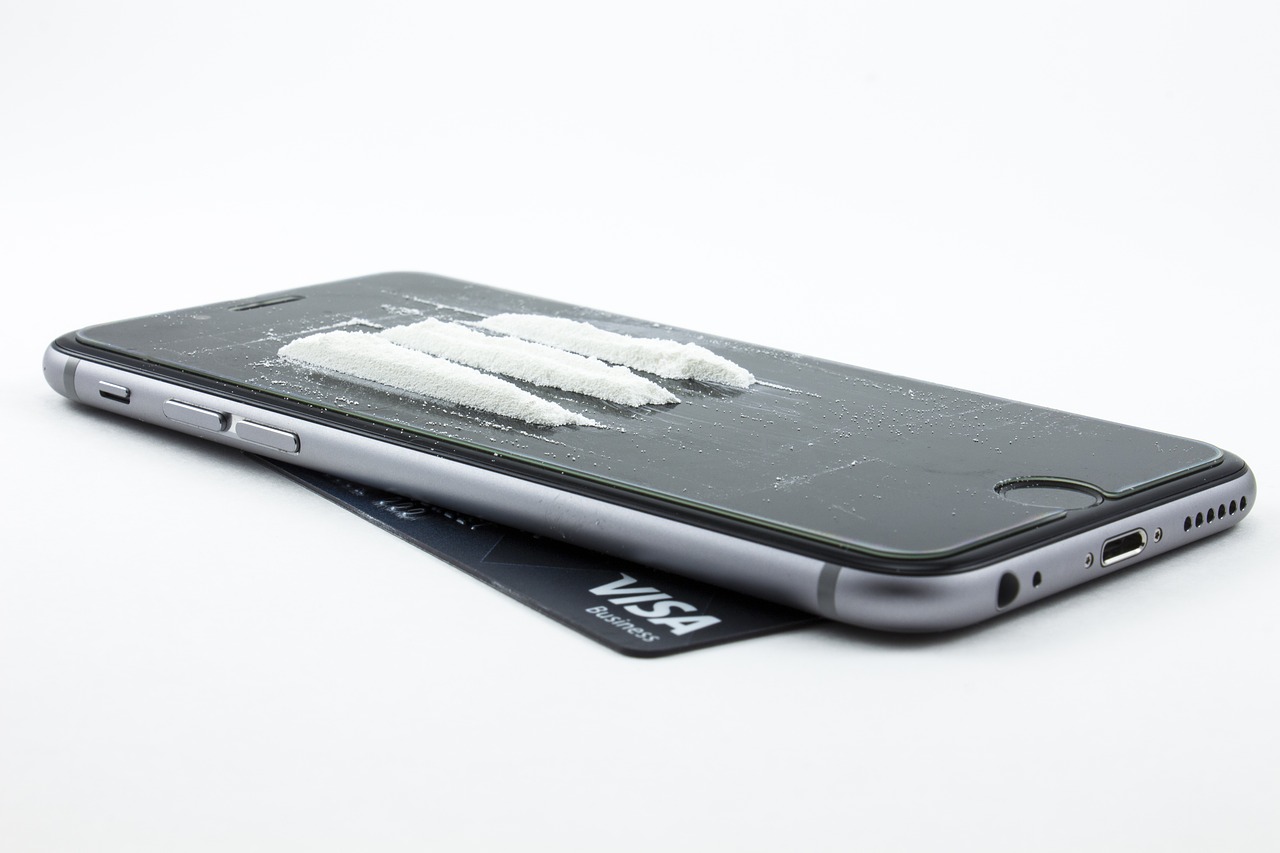 Smartphone Misuse and Substance Abuse: A Growing Threat to Youth in Kashmir