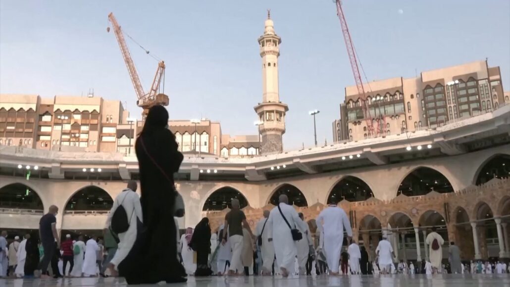 Haj pilgrims in Madina allege mistreatment by Haj Committee of India