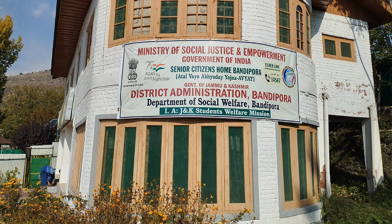 Elderly Kashmiris abandoned in old-age homes due to disease, distress, and desertion