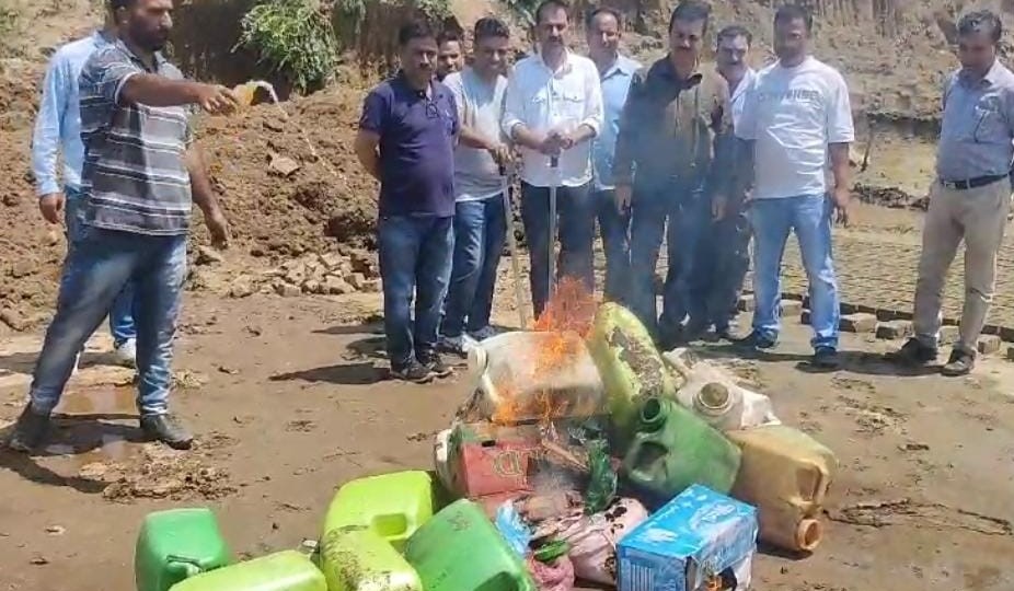 Excise Department Raids Brick Kilns in Budgam, Recovers Large Quantity of Illegally Manufactured Alcohol