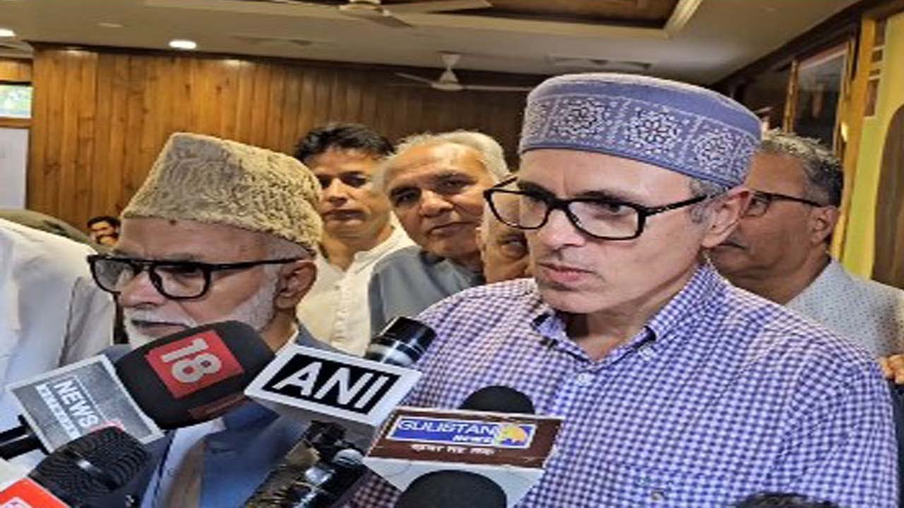 Omar Abdullah slams Admin for removing Sheikh Abdullah’s name from SKICC