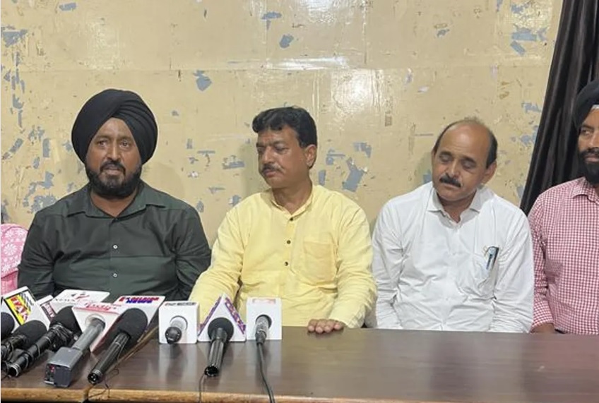 AAP's momentum stalls as leaders quit in droves