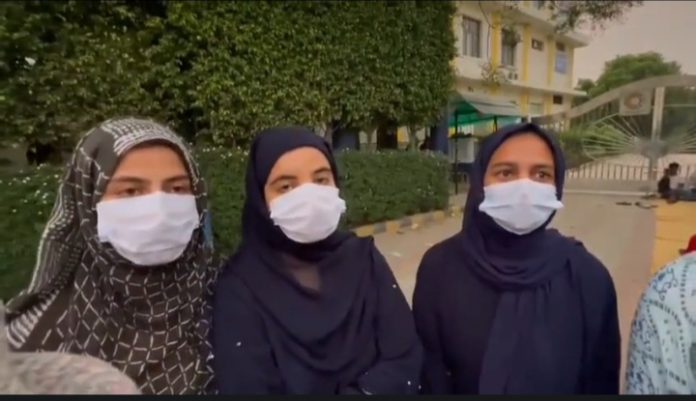 Kashmiri students demand action against police officers accused of brutality