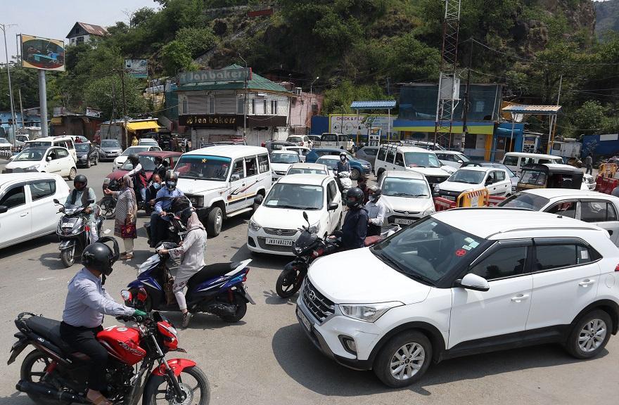 Why Open to Close? Srinagar’s Traffic Enigma: An In-depth Analysis