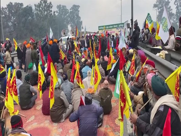 As Farmer Protest Escalates, Authorities Clear Jalandhar-Pathankot Highway, took leaders into custody