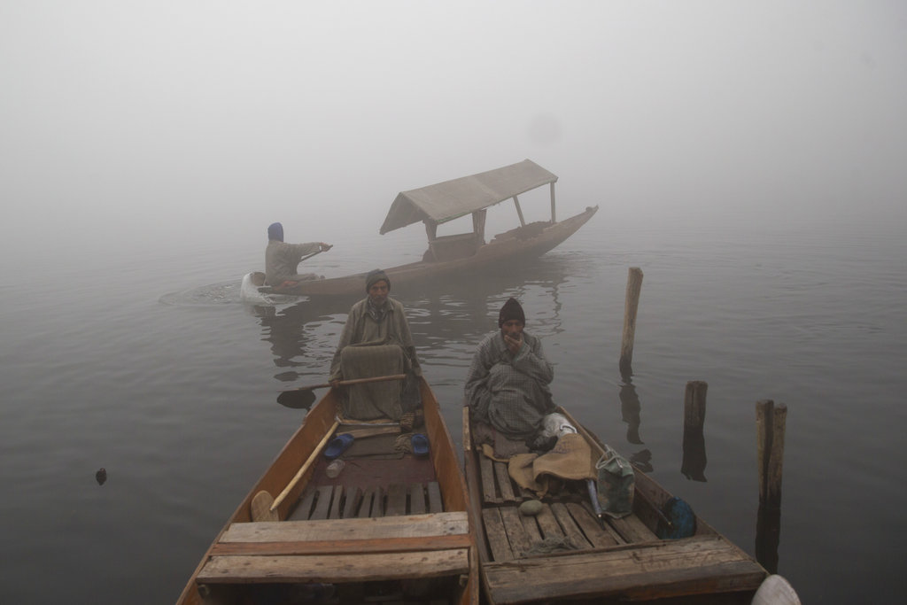 Visibility Zero: Blind Fog Engulfs Kashmir Amidst Bone-Chilling Cold Snap