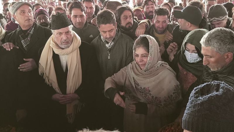 Symbolic Reunion: Baig Rekindles Ties with PDP at Party Founder's Mausoleum
