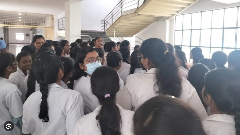 TN Medical College in Hot Water Over Alleged Forced Shaving of Kashmiri Students' Beards