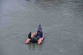 Tragedy on Jhelum: 4 Dead After Boat Capsizes in Jhelum River Near Srinagar, Rescue Operation Underway