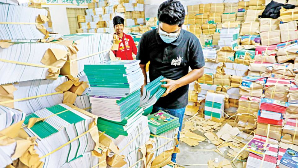 A Chapter Incomplete: Kashmir Schools Struggle as Textbooks Remain Elusive