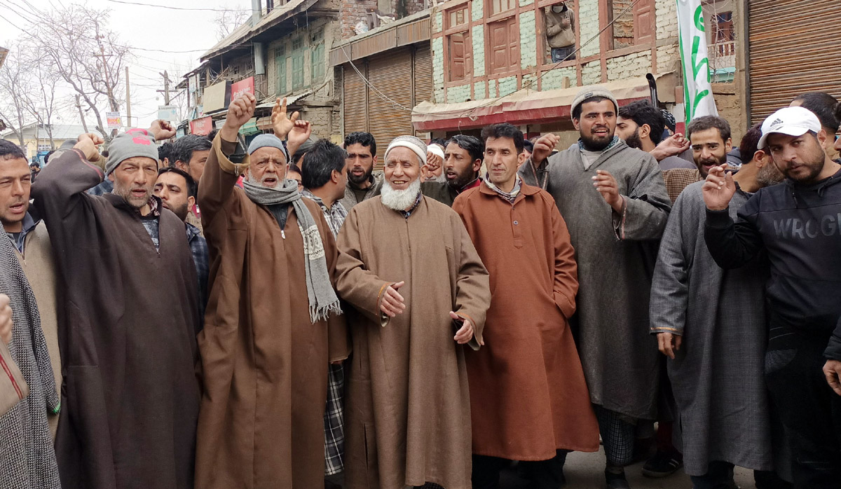 Lights Out, Bills Up: Power Crisis Grips Srinagar as Residents Reel from Tariff Hike