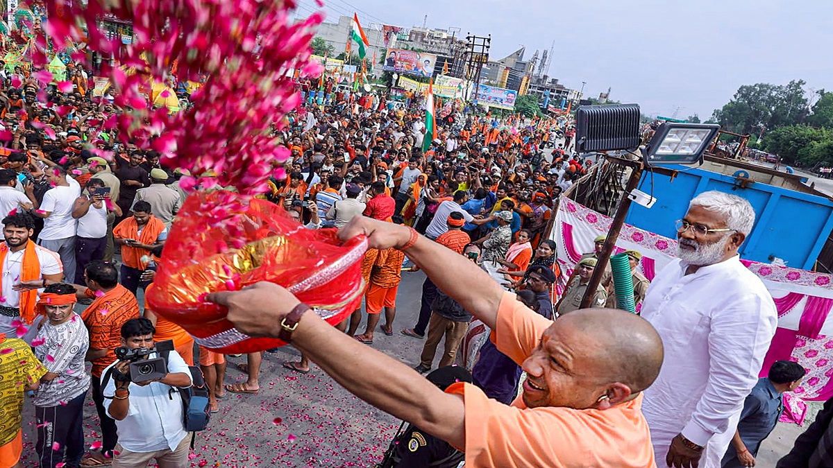 Controversy Brews as Yogi Adityanath Mandates Eateries on Kanwar Yatra Paths