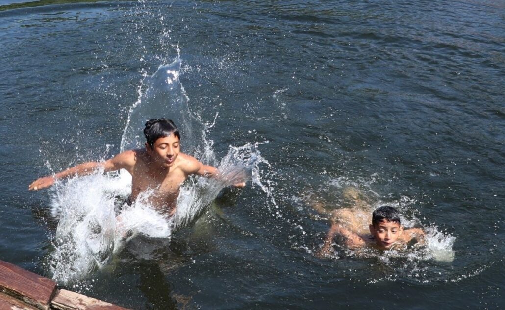 Paradise Lost: Kashmir's Cooling Embrace Fades as Heatwaves Grip South Asia