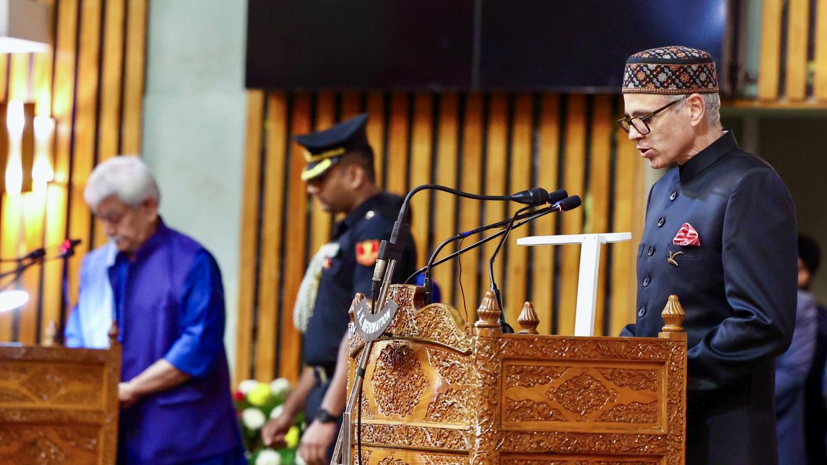 Omar Abdullah's Swearing-In: A Blend of Tradition and Modernity