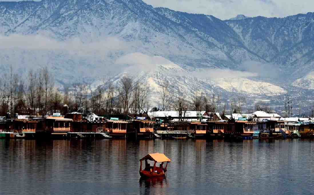 Winter Wonderland: Kashmir's Snowfall Draws Tourists After Two-Month Hiatus