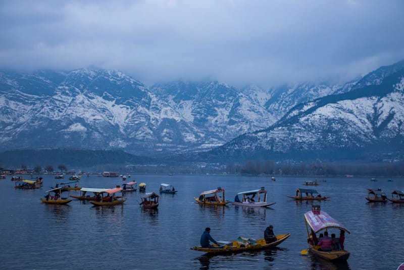 Bitter Chill: Cold Wave Freezes Kashmir Valley, Srinagar at -0.4°C