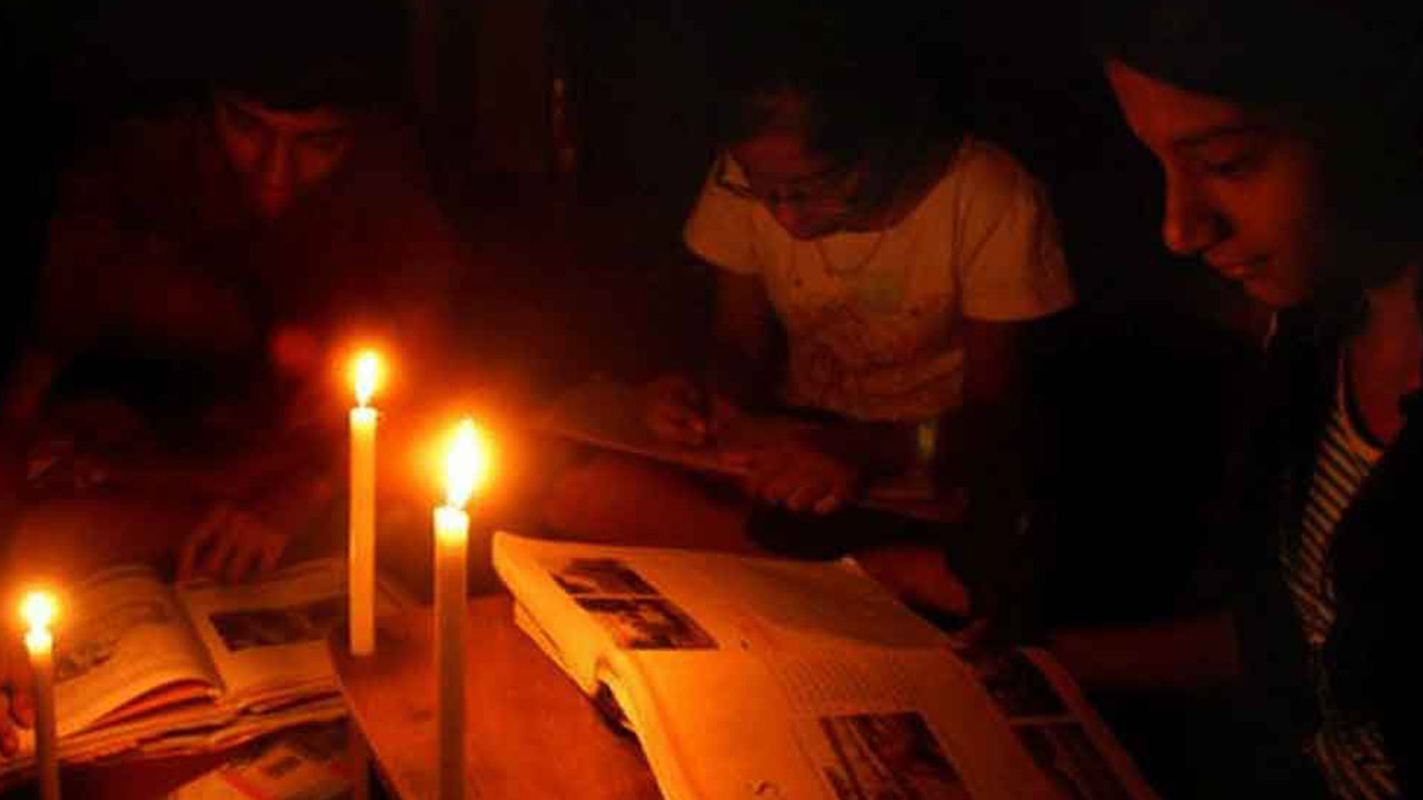 Kashmir's Winter Woes: Power Outages Threaten Businesses, Students, and the Sick