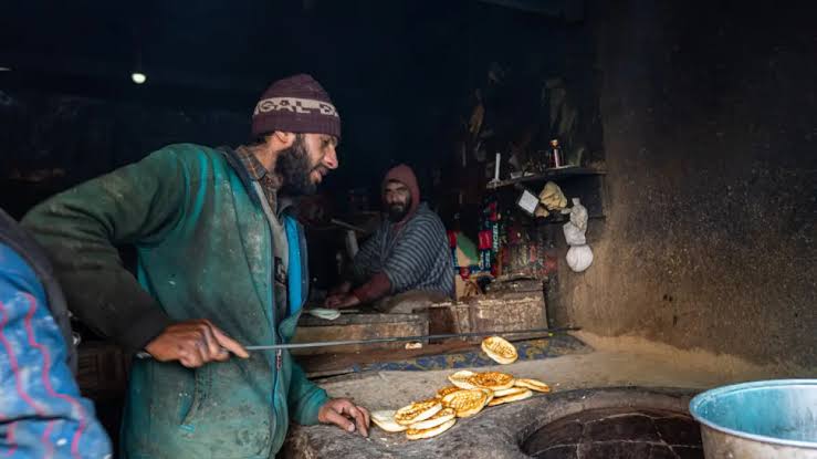 Bread and Burden: Why Kandur Tchout’s Price Hike Matters to Every Kashmiri