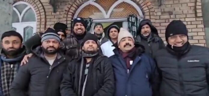 Hospitality in Action: Mosques and Homes Opened for Stranded Tourists in Kashmir