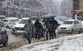 Snow Chaos in Kashmir: Hundreds Stranded, Train Services Suspended