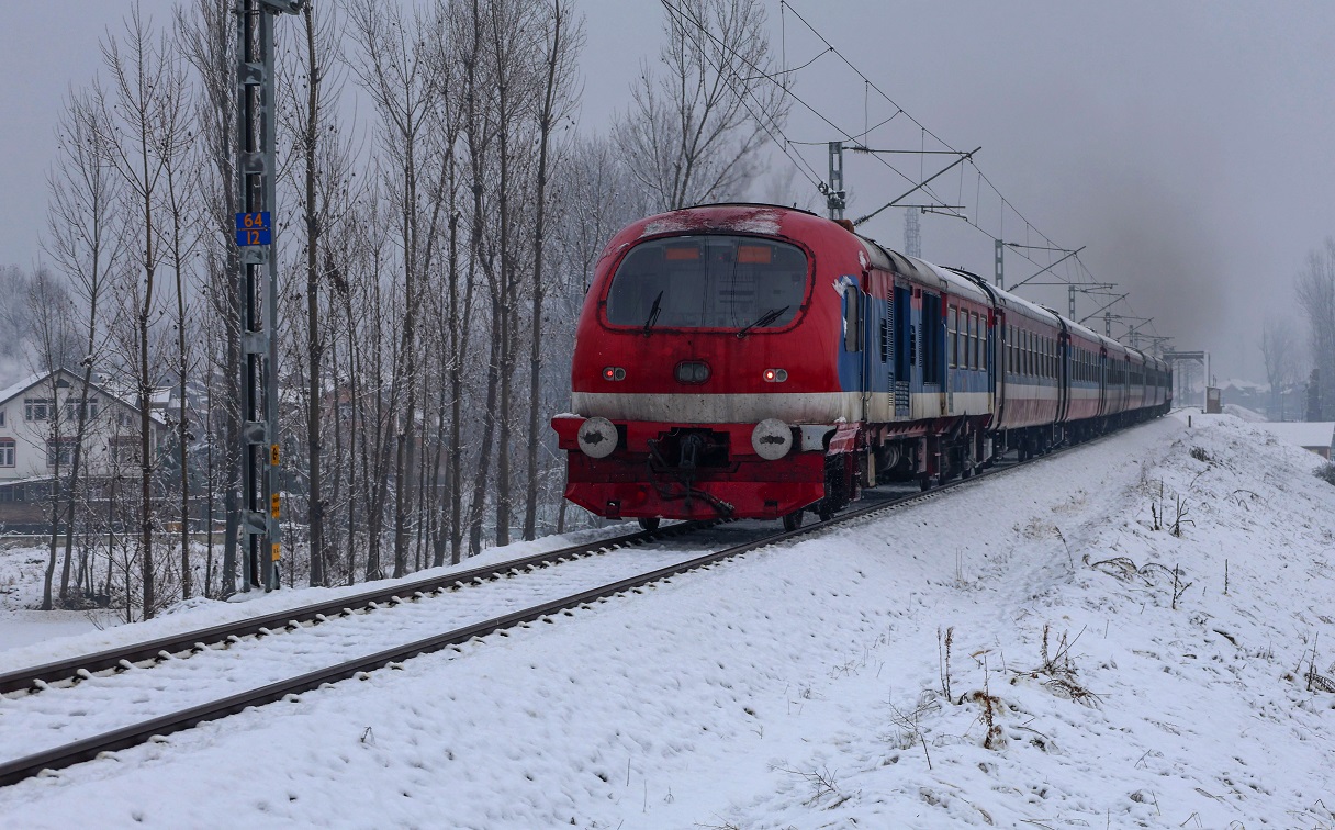 Kashmir Commuters Disheartened: No Direct Train Between Kashmir and Delhi
