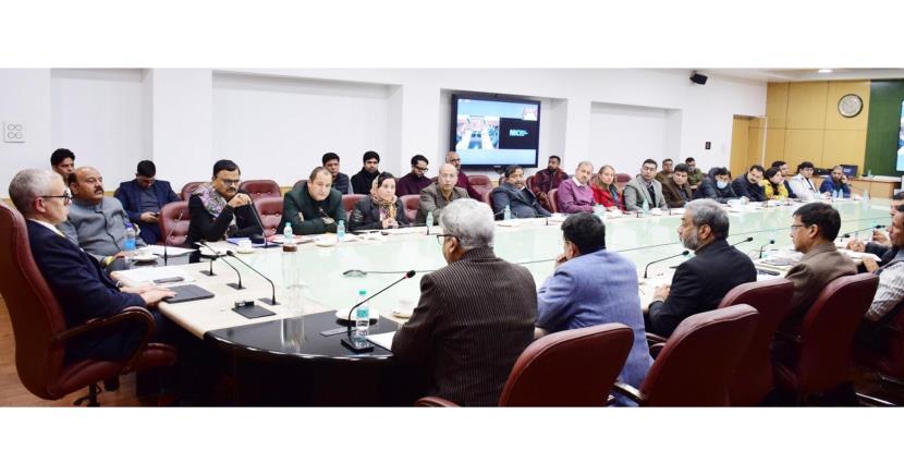Omar Abdullah Sets Clear Benchmarks for Government Departments: 100 Days and 1 Year