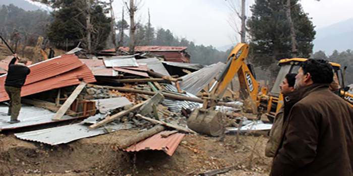 Pahalgam Under Scrutiny: PDA Targets 300+ Unauthorized Structures