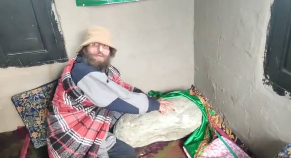 From Sufi Wisdom to Religious Deception: The Disturbing Growth of Fake Peers in Kashmir