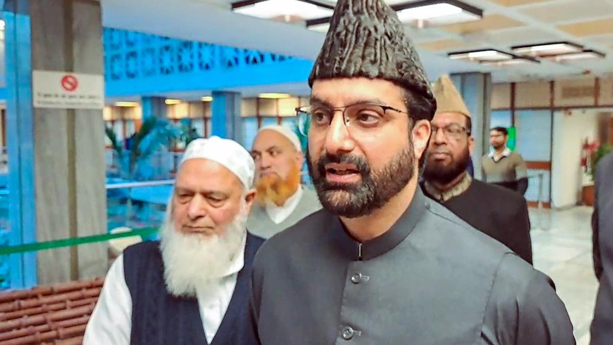 Increased Threats Prompt CRPF Security Upgrade for Mirwaiz Umar Farooq